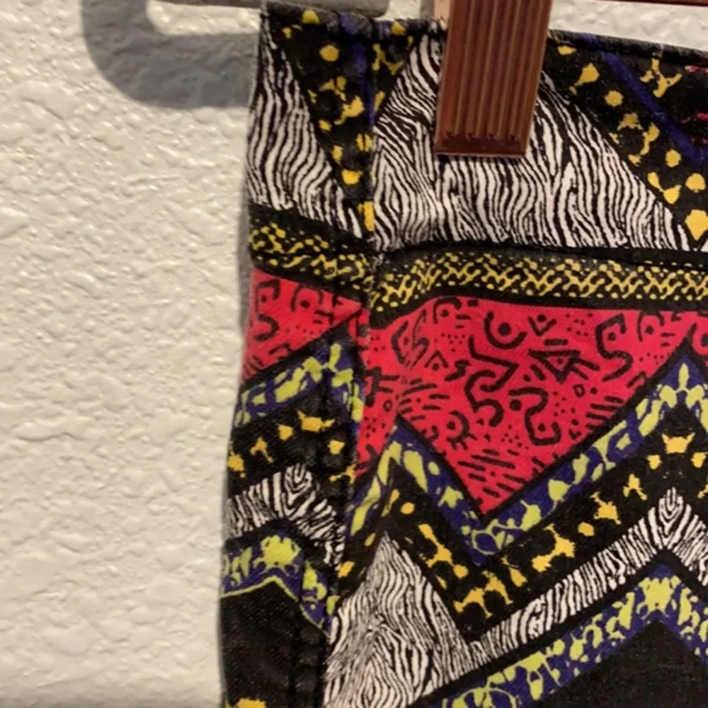 💜💜 Divided Aztec Stretchy Mini Skirt Size 6